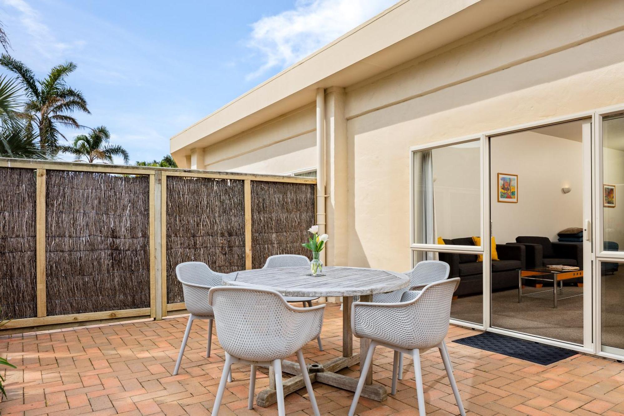 Ocean Beach Motor Lodge Gisborne Buitenkant foto